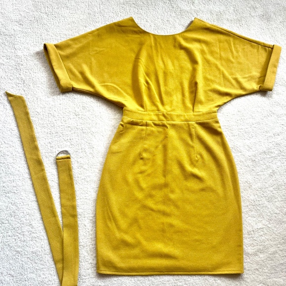 ASOS dress with belt - Picture 3 of 7